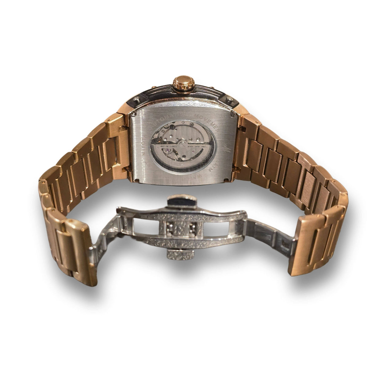 Rückseite der MVL Automatic Skull Watch roségold mit Faltschließe und Edelstahl-Gliederarmband