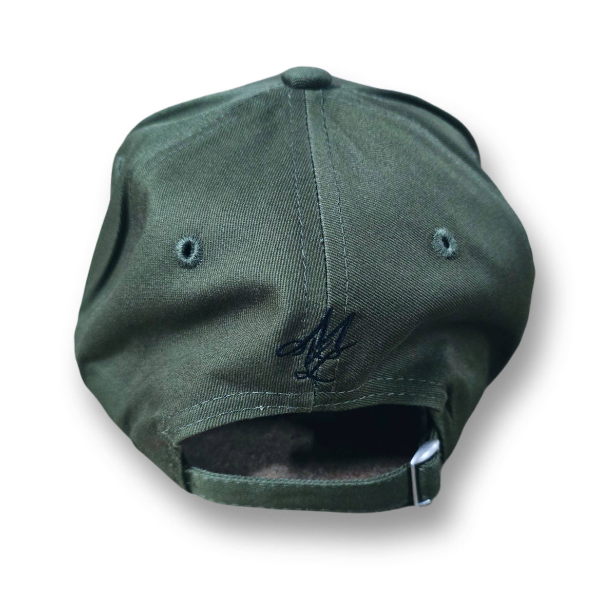 MVL Original streetwear curved caps armygrønn, bakside med brodert MVL-monogram og metallspenne