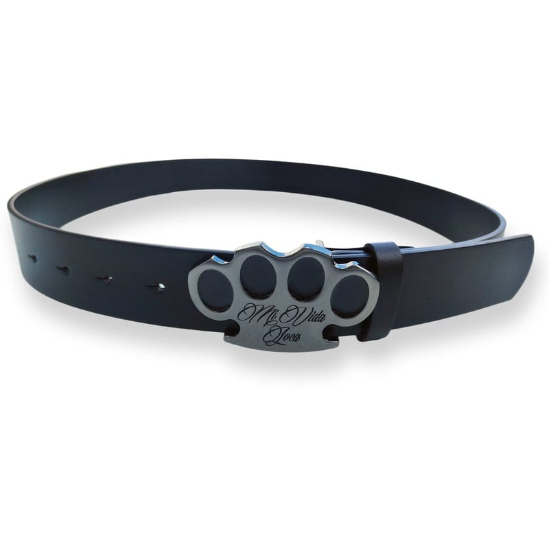 MVL leather belt Black line in black, side view of the belt with MVL logo buckle