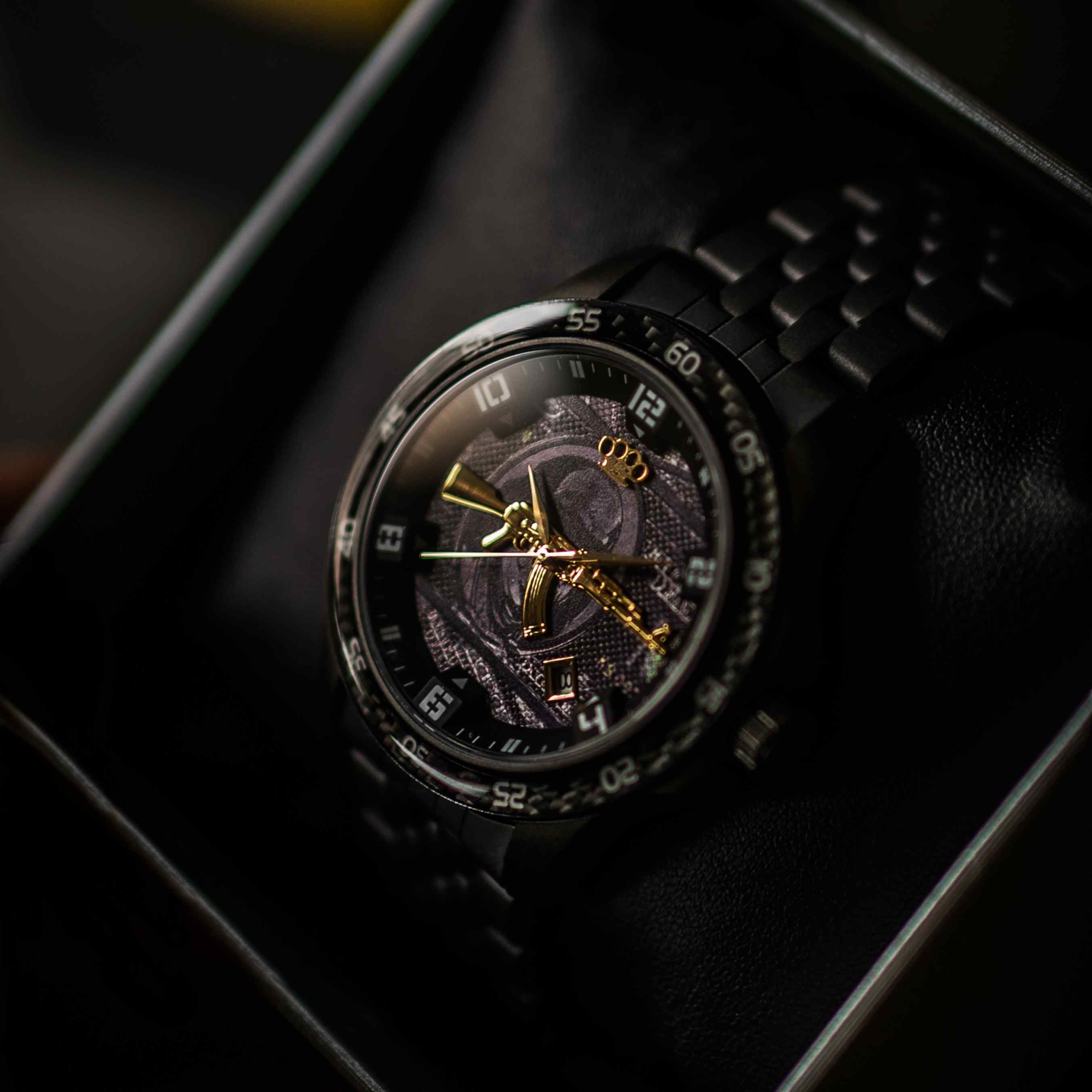 Montre-bracelet automatique MVL « AK47 » - carbone/noir