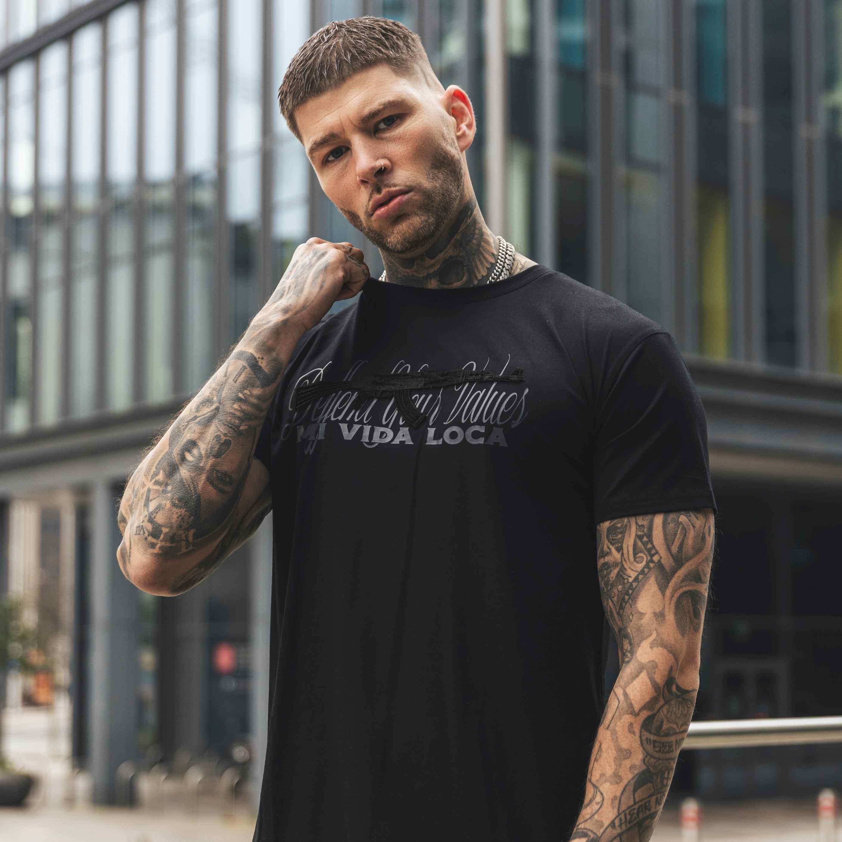 T-Shirt „Deffend your values“ – schwarz