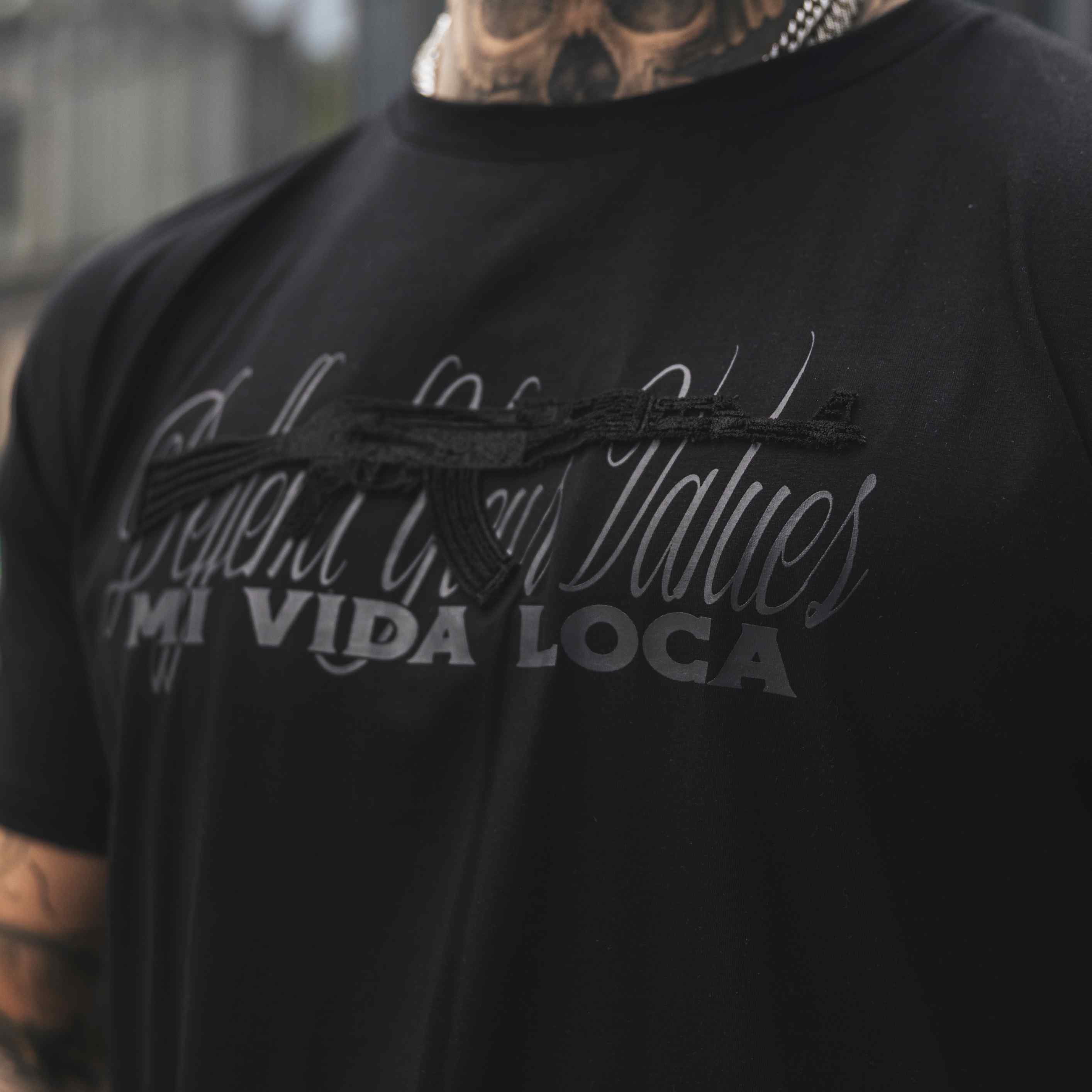 T-Shirt „Deffend your values“ – schwarz