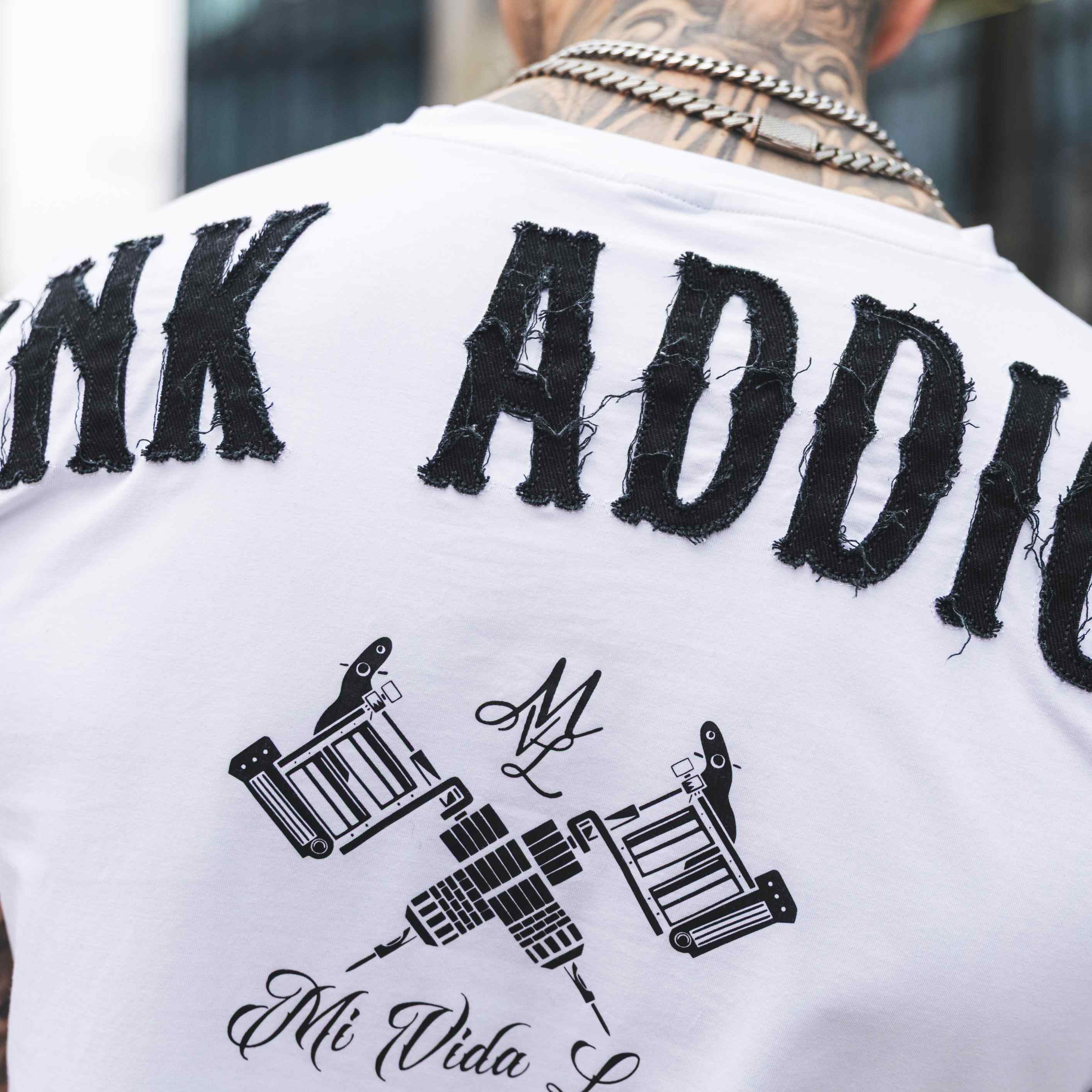 T-shirt «Ink Addict» - Branca