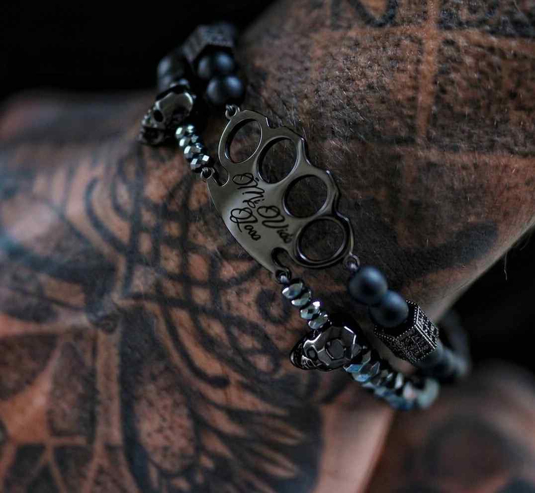 MVL «Polygonal skulls» Armbånd svart/svart